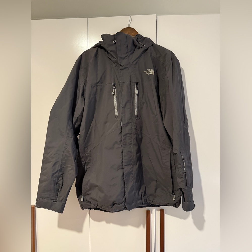 THE NORTH FACE Men's Gray Ski Jacket